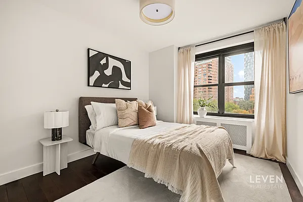 Bedroom, photo 2