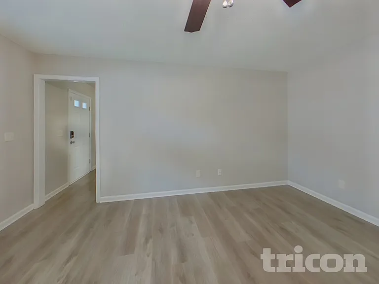 221 Meyer Ln — Photo 17