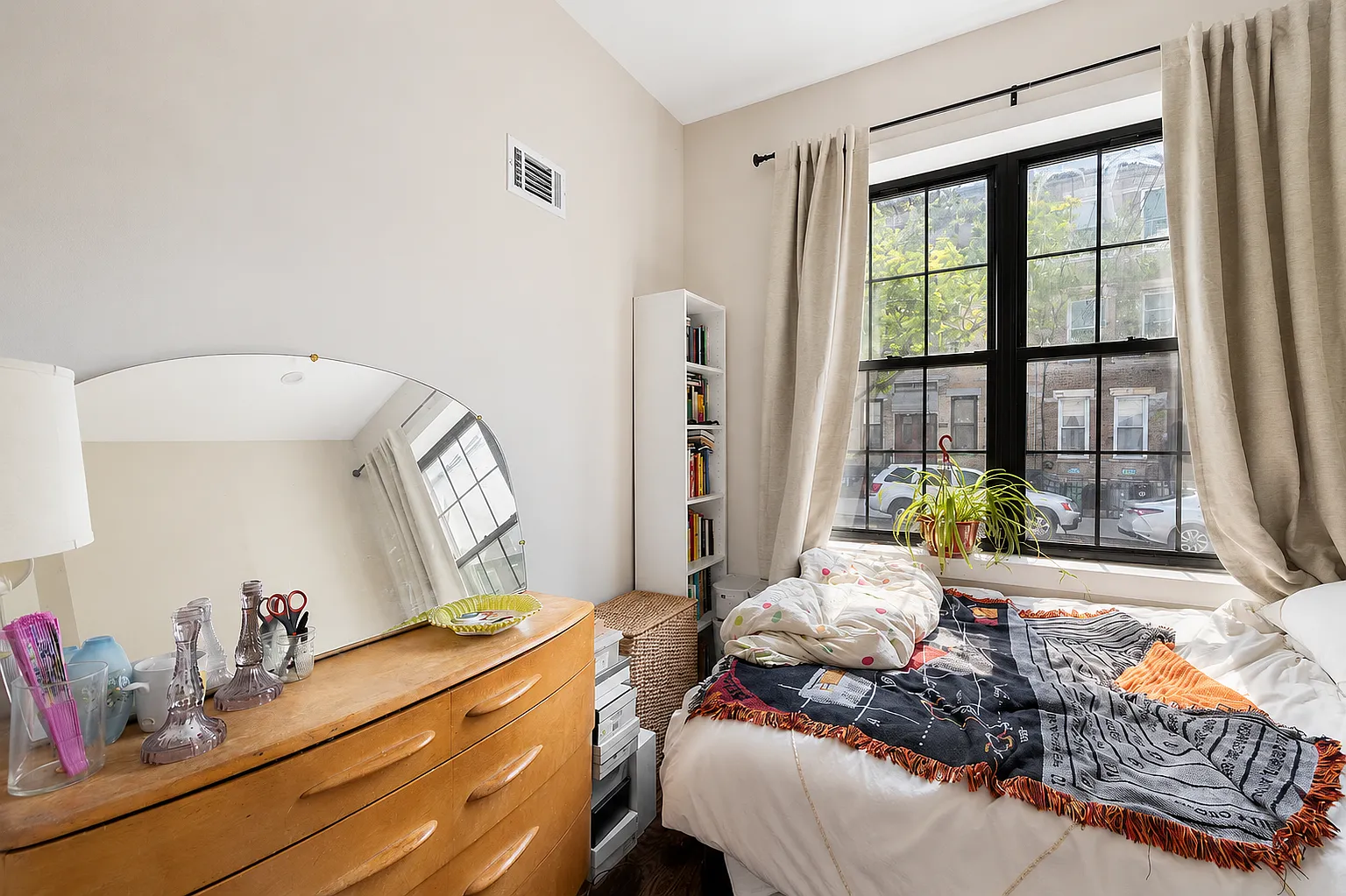 1863 Bleecker Street — Photo 4
