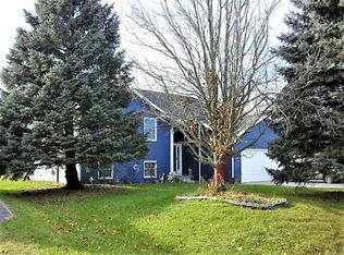 419 Pembroke Rd SW, Poplar Grove, IL 61065