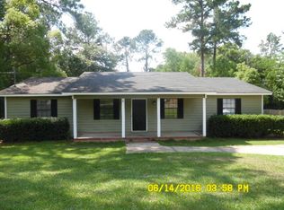 1009 Gordon St, Douglas, GA 31533