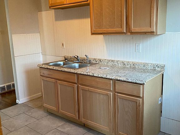 2nd image of 10621 Dunkeld Cir