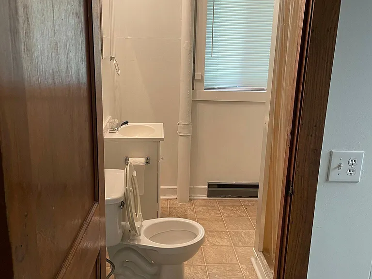 206 Clyde St #B — Photo 2