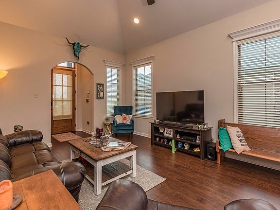 2nd image of 513 Rolling Mill Ln
