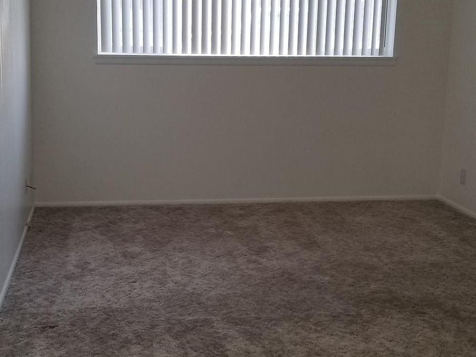 1st image of 215 Juniper St N