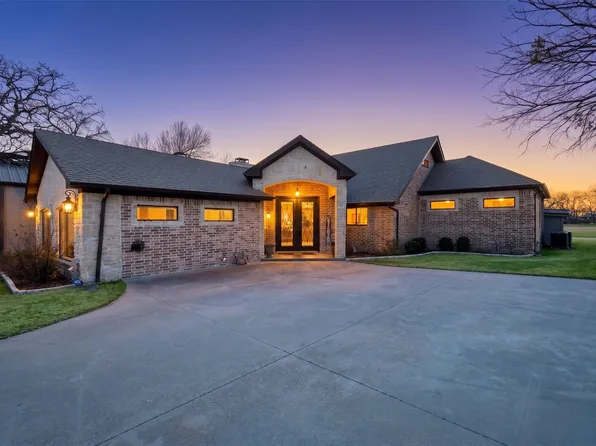 5014 Largo Dr, Granbury, TX 76049
