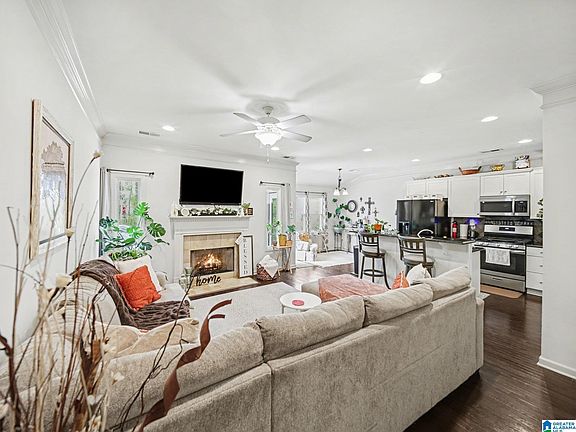 2nd image of 24107 Portobello Rd