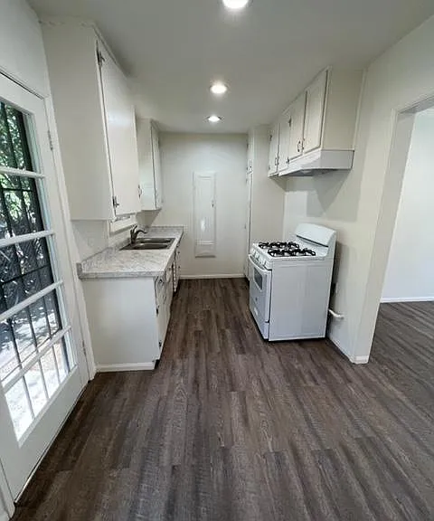 25120 Newhall Ave #C — Photo 3