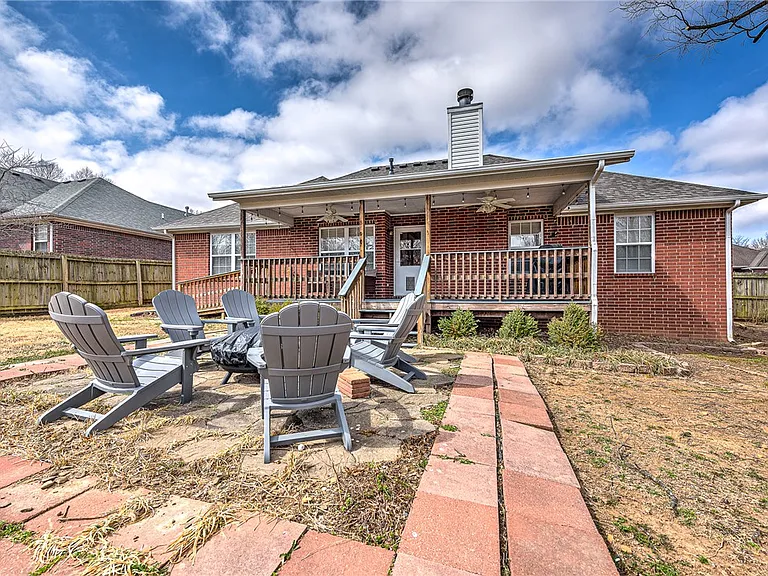 701 SW Maidstone Ave — Photo 32