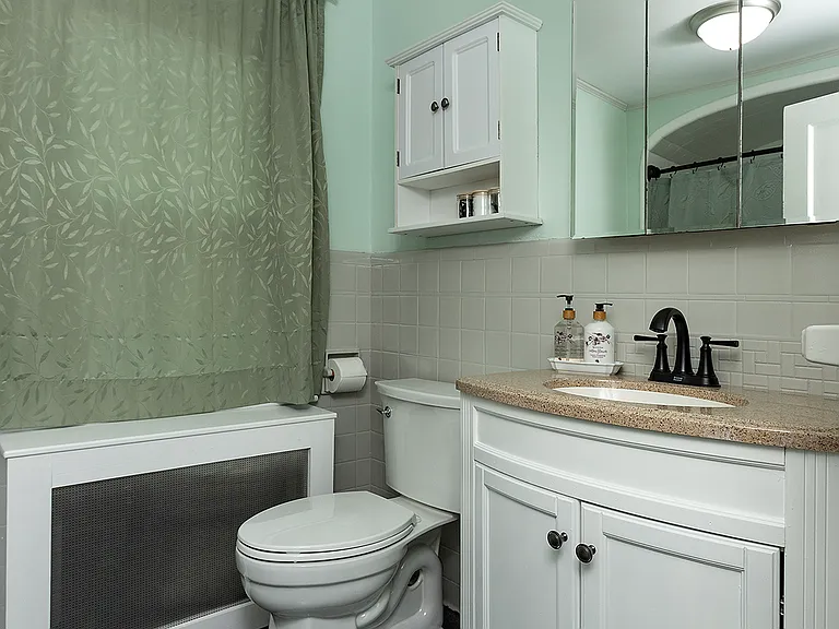 406 N Front St — Photo 14