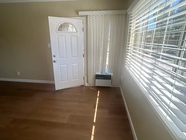 3051 Stocker St #3053-1/2 — Photo 8