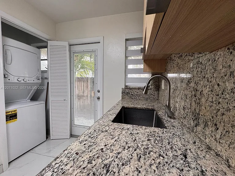 7135 SW 22nd St #7137 — Photo 6