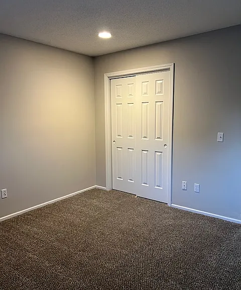 Third bed room new carpet