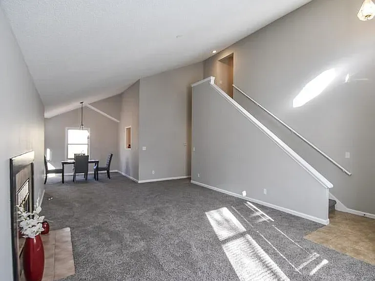 4301 E Whitley Dr — Photo 28
