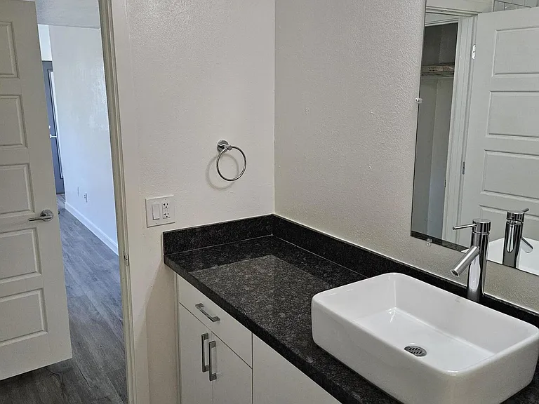 1504 E Rovey Ave #1A — Photo 14