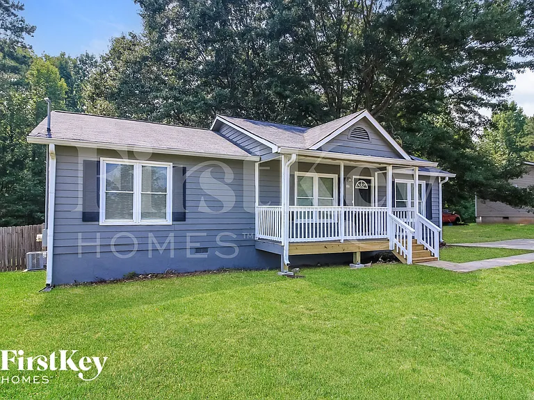 137 Classic Rd — Photo 2