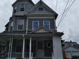 527 Huntington Rd, Bridgeport, CT 06610