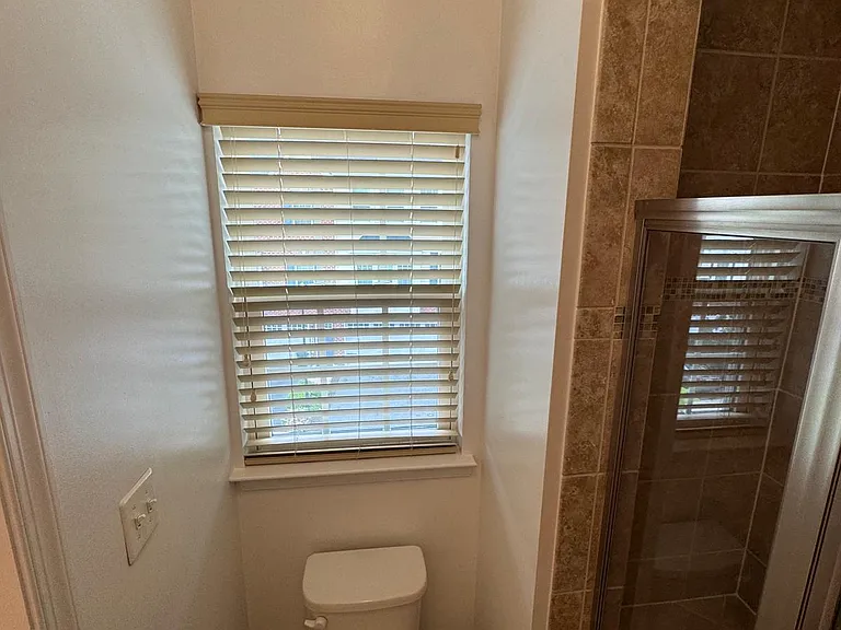 19501 Vaughn Landing Dr — Photo 30