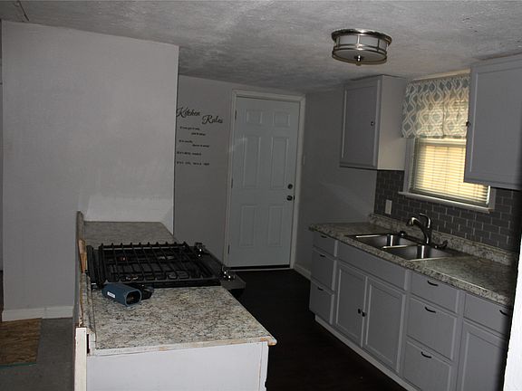 3rd image of 3858 Donalee St