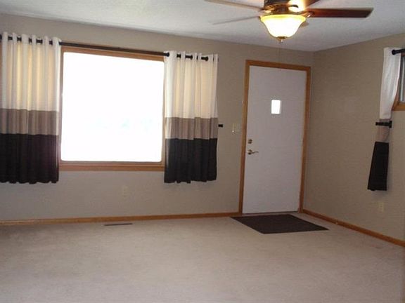 3rd image of 1010 9th Ave S