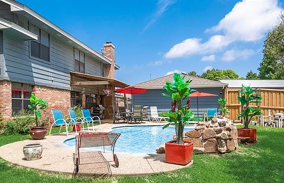2nd image of 6022 Shady Valley Ct
