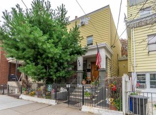 988 Summit Ave, Jersey City, NJ 07307