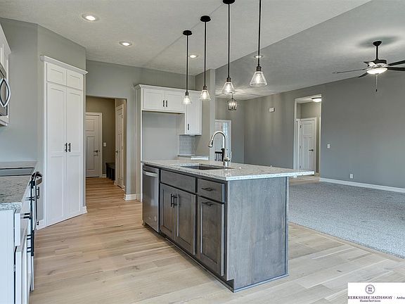 5th image of 3783 N 192nd Ave