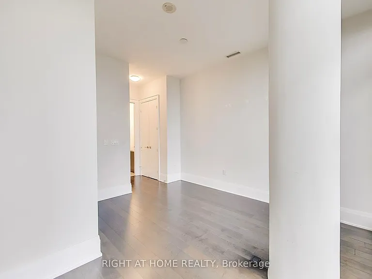 39 Queens Quay E #1126 — Photo 18
