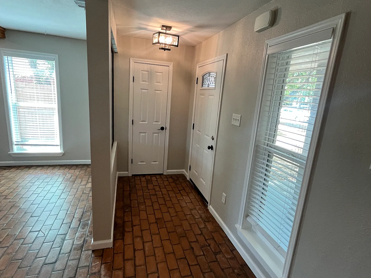 3 bed, 1888 sqft, $2,700 — Photo 3