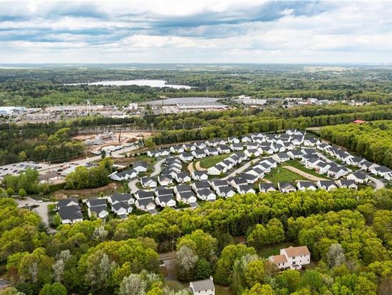 9 Pine Grove Ln, West Greenwich, RI 02817