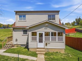 2615 Van Buren St, Dubuque, IA 52001