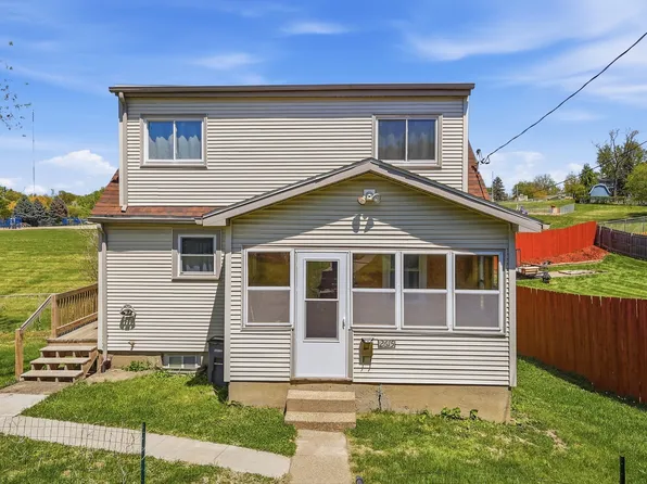 2615 Van Buren St, Dubuque, IA 52001