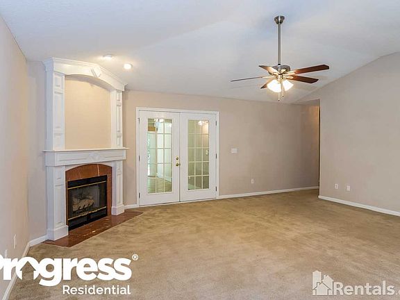 4th image of 540 Redberry Ln