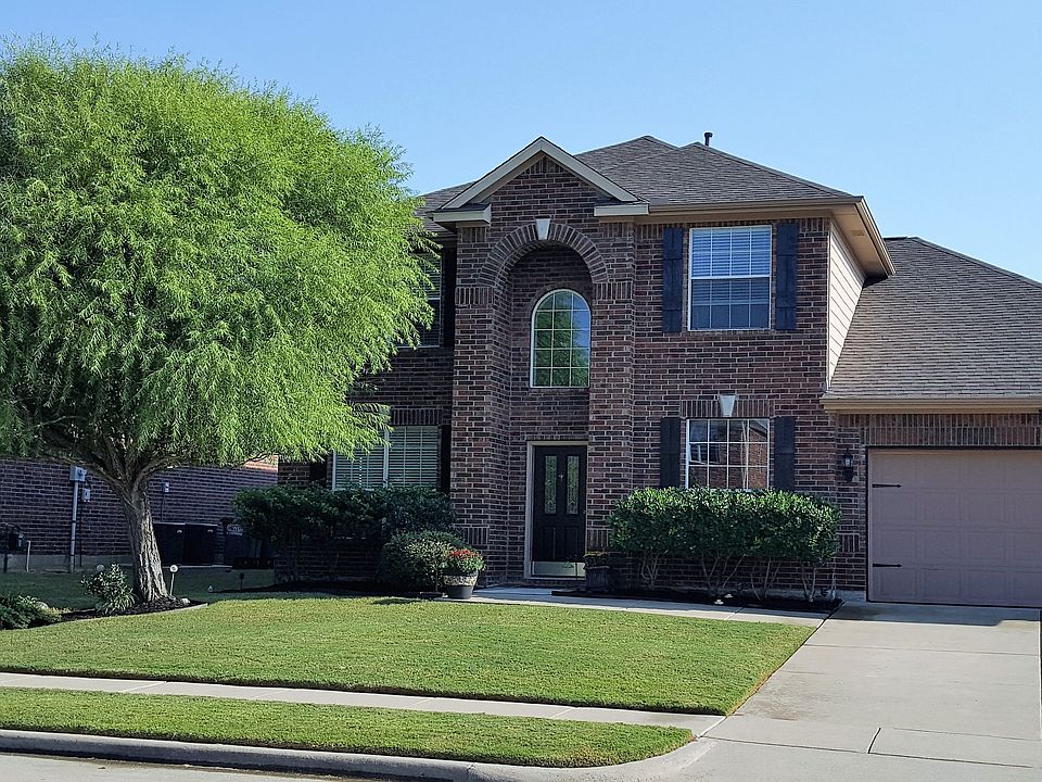 Open House Today 1:00 - 4:00