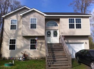 1835 Shady Side Dr, Tobyhanna, PA