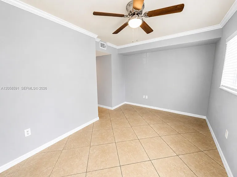 1000 Palm Trl #10 — Photo 5