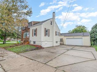 1506 Mercer St, Essexville, MI