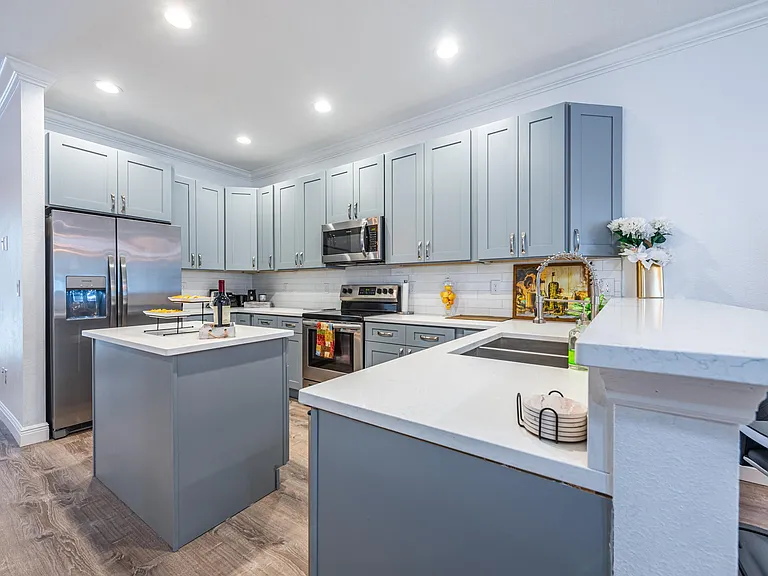 2209 E 17th Ave — Photo 9