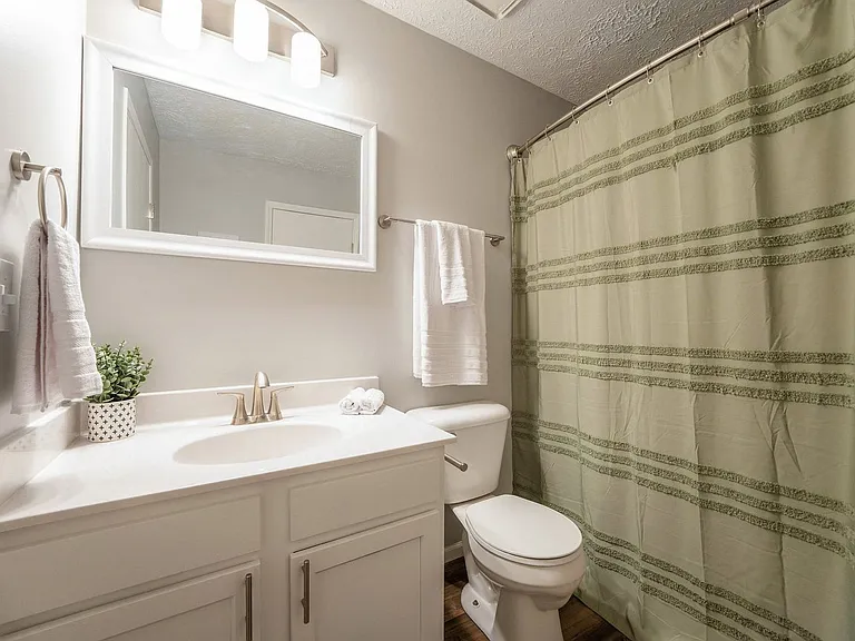 3085-3194 Griggsview Court — Photo 44