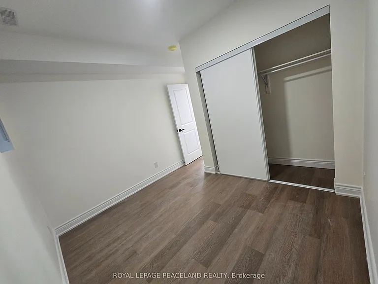 558 Spadina Cres #LANEWAY HSE LWR — Photo 5