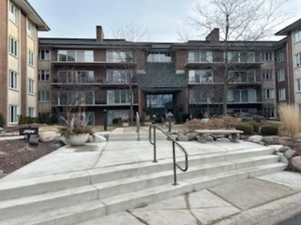 5 Oak Brook Club Dr APT S205, Oak Brook, IL 60523