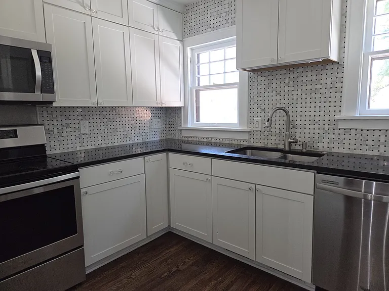 3911 Willow Dr — Photo 6