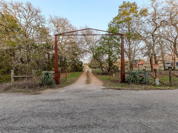 171 Split Rail Ln, Smithville, TX 78957