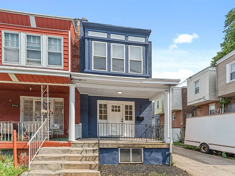 2066 Eastburn Ave — Photo 2