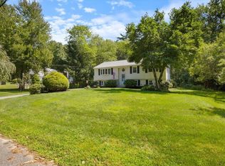 17 Sunrise Ter, Plaistow, NH 03865
