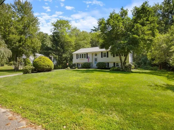 17 Sunrise Terrace, Plaistow, NH 03865