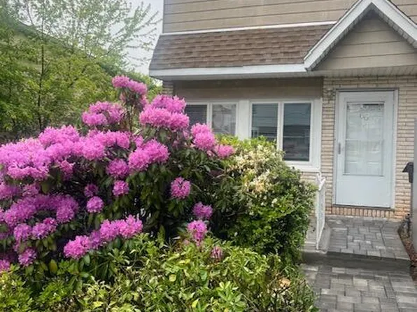 66 Cranford Ave, Staten Island, NY 10306