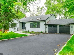 69 Springbrook Rd, Livingston, NJ 07039