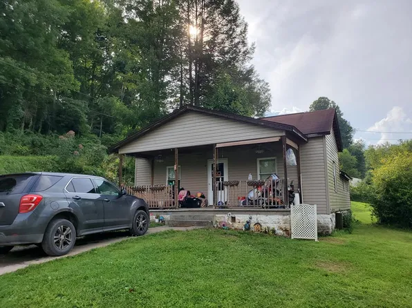 1395 Scarbro Rd, Scarbro, WV 25917