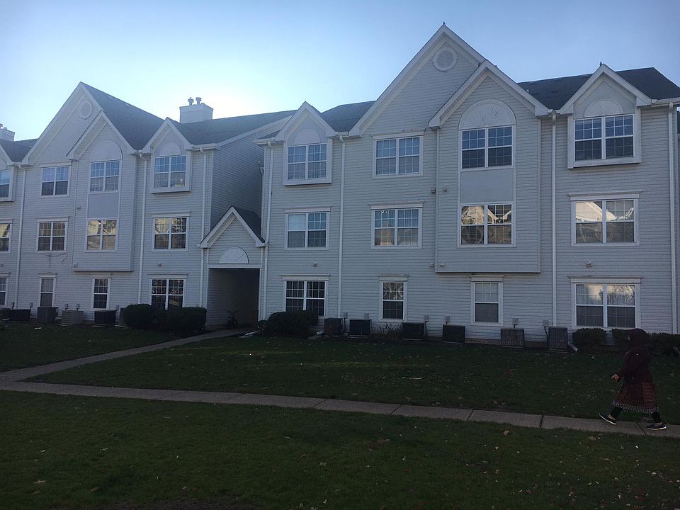 2nd image of 47 Inverness Dr #47